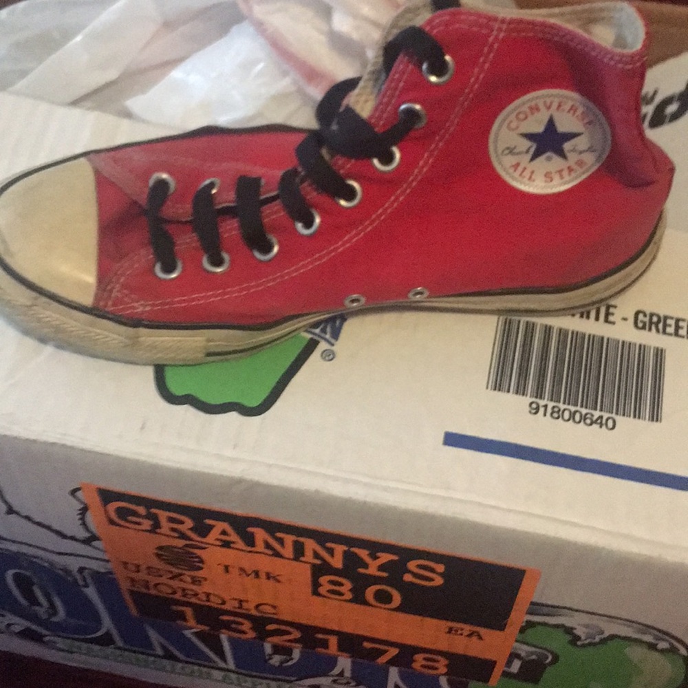 I’m selling sneakers